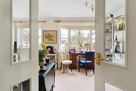3 bedroom detached house for sale, Joyce Close, Cranbrook, Kent, TN17 3LZ
