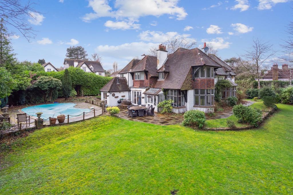 North Park, Chalfont St Peter, Gerrards Cross, Buckinghamshire 5 bed