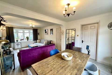 62 Bartle Road, Sheffield, S12 2QQ