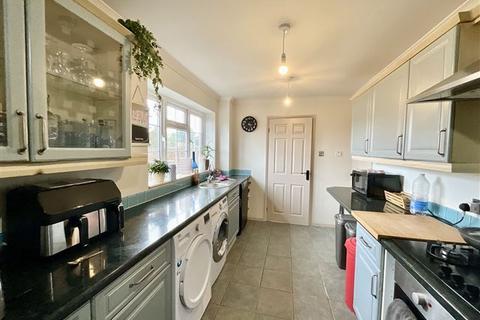 62 Bartle Road, Sheffield, S12 2QQ