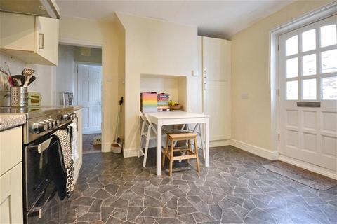2 bedroom flat for sale, Luton Road, Harpenden