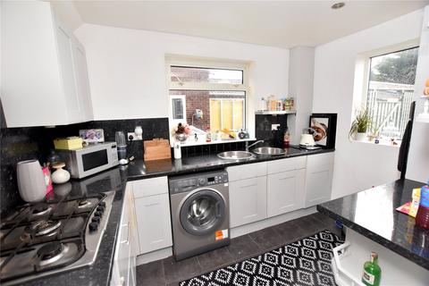 3 bedroom semi-detached house for sale, Highlea Close, Yeadon, Leeds, West Yorkshire