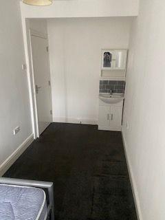 1 bedroom in a house share to rent, Windmill Lane, Greenford