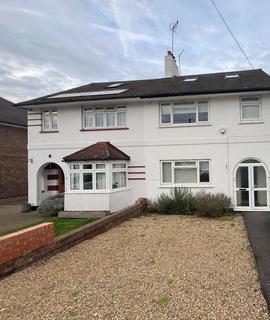 Pyecombe Corner, London, N12