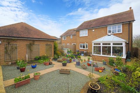 4 bedroom detached house for sale - St Marys Close, Etchinghill, Folkestone, CT18