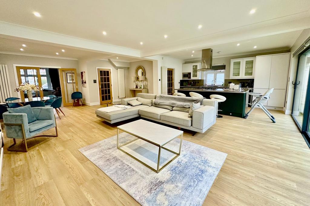 West Way, Bournemouth, BH9 5 bed detached house for sale £925,000