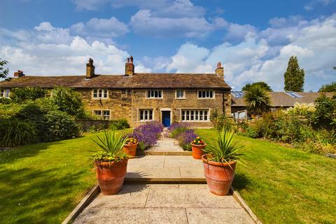 4 bedroom character property for sale, Fell Greave Farm, Fell Greave Road, Fixby, Huddersfield, HD2 1NH