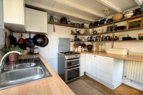 2 bedroom house for sale, Victoria Road, Exeter