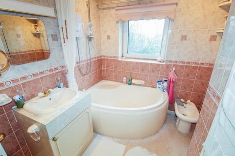 3 bedroom detached house for sale, Stannard Well Lane, Wakefield WF4