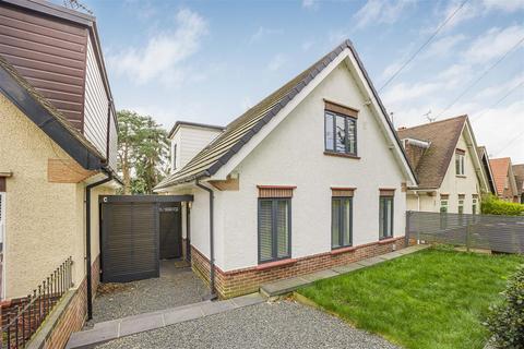4 bedroom detached house for sale - Upavon Drive, Reading