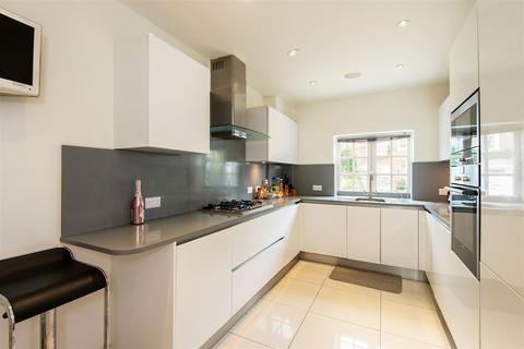 4 bedroom house to rent, Marston Close, Swiss Cottage, London