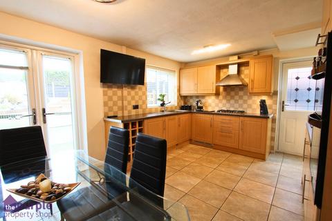 7 Durham Close, Little Lever, Bolton, BL3 1XA