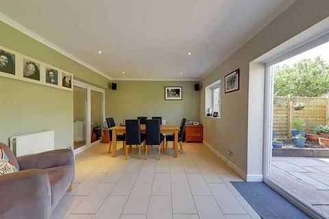 4 Bramber Road, Worthing, BN14 8QB