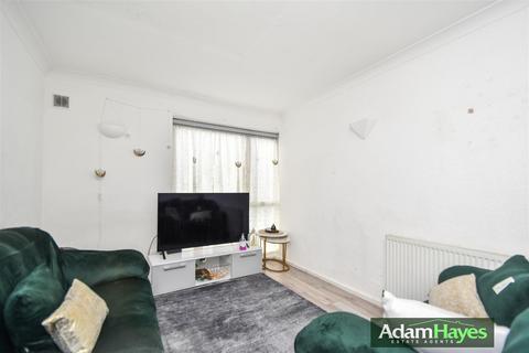 2 bedroom apartment to rent, Nether Street, North Finchley N12