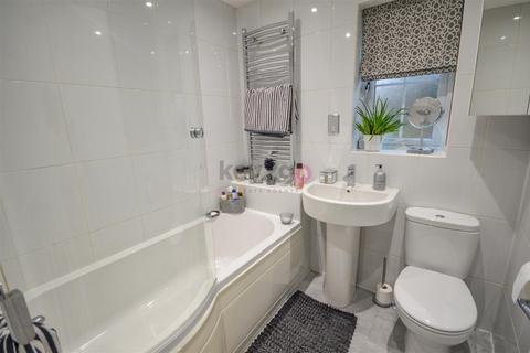 4 bedroom detached house for sale - Cardwell Avenue, Sheffield, S13