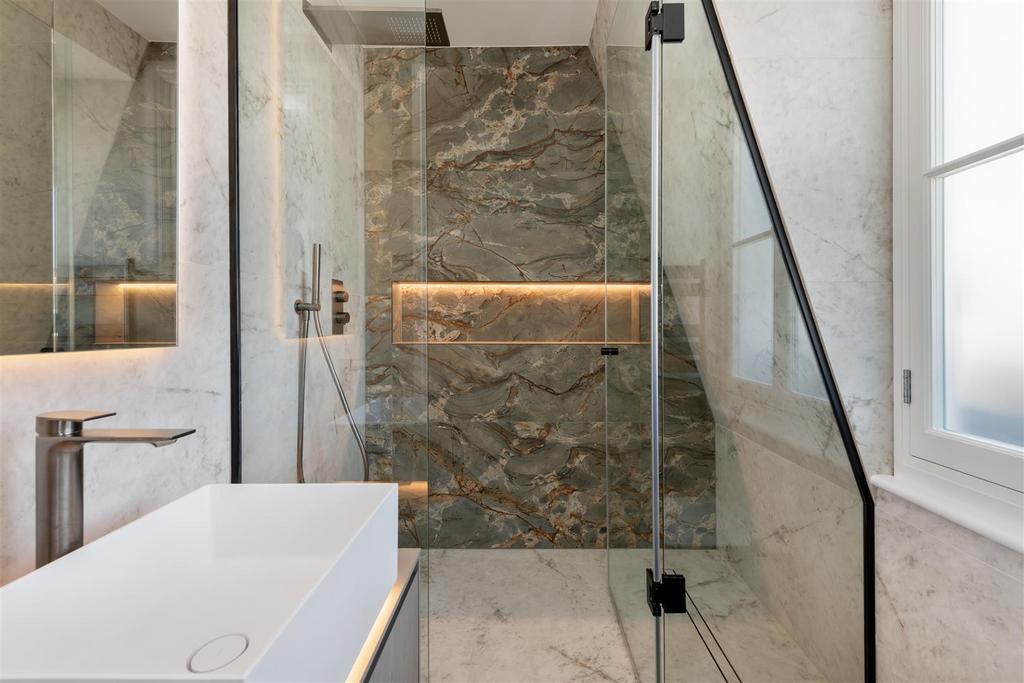 Flat 5, 73 Pont Street Hi-23.jpg