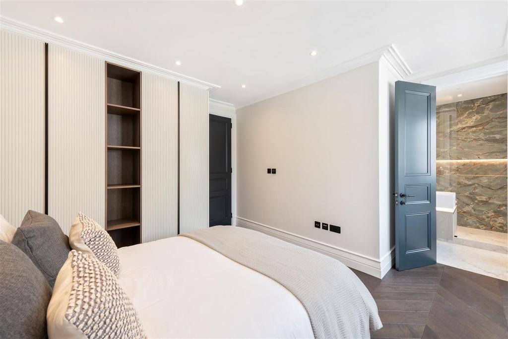 Flat 5, 73 Pont Street Hi-51.jpg