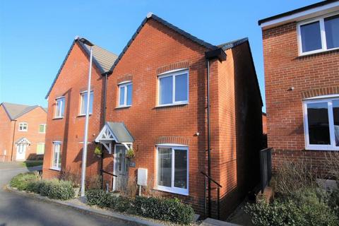 18 Weaver Crescent, Tiverton, EX16 5FG