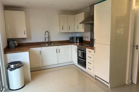 18 Weaver Crescent, Tiverton, EX16 5FG