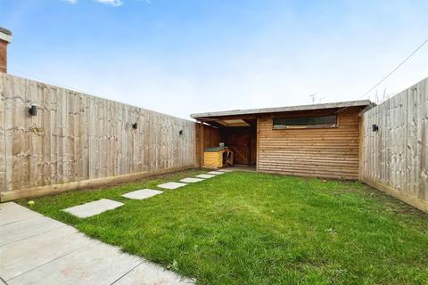 10 Laburnum Grove, Warwick, CV34 5TG