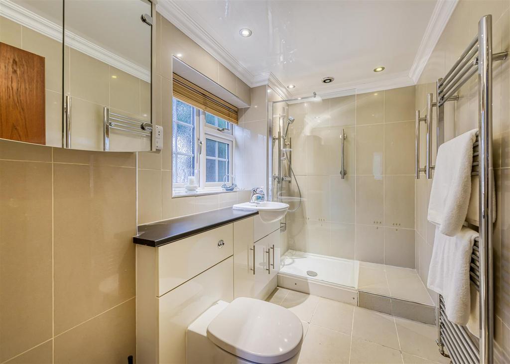 1 Mountwood Covert-bed1 ensuite.jpg