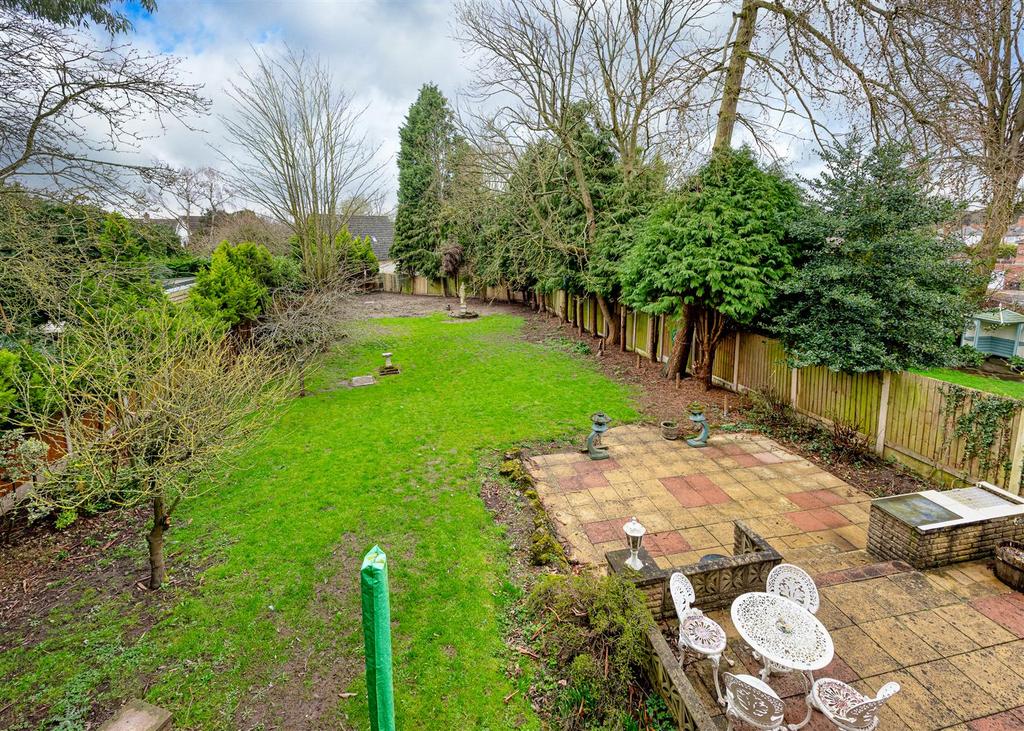 1 Mountwood Covert-garden2.jpg