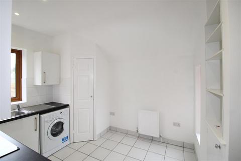 2 bedroom apartment for sale, Tunstall Avenue, Byker, Newcastle Upon Tyne