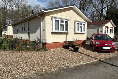 2 bedroom park home for sale, Chalk Hill Lane, Great Blakenham, Ipswich, IP6