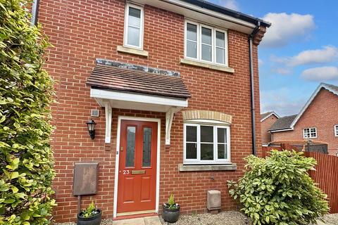 3 bedroom end of terrace house for sale, Dunnock Close, Stowmarket, IP14