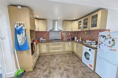 3 bedroom terraced house for sale, Chandos Road, Stratford