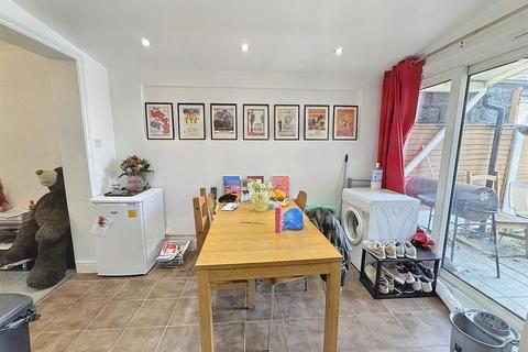 112 Chandos Road, London, E15 1TT
