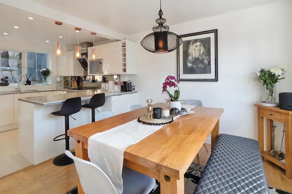 Kitchen Breakfast Dining Area.jpg