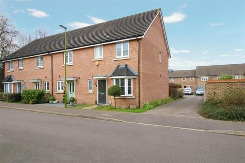 3 bedroom end of terrace house for sale, Aldermere Avenue, Cheshunt