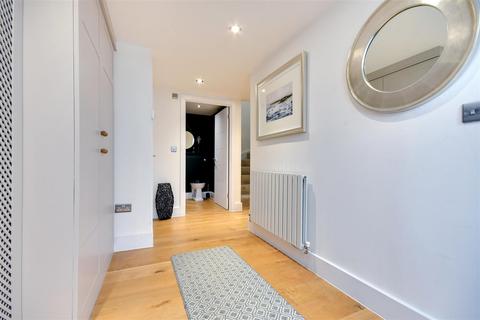 3 bedroom end of terrace house for sale, Regent Way, Burntwood Square, Brentwood, Essex