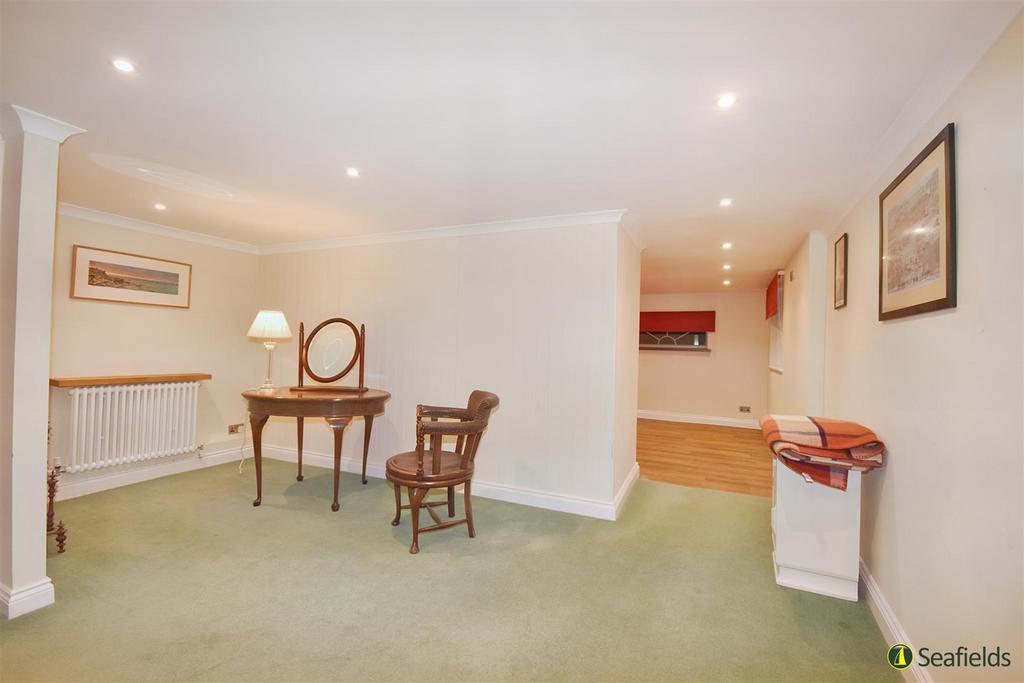Family Suite dressing room
