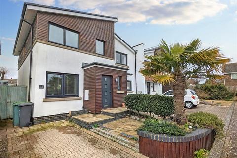 3 bedroom semi-detached house for sale - Long Orchard, Ryde, PO33 1FH