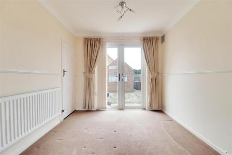 3 bedroom semi-detached house for sale, Ulverston Road, Hull