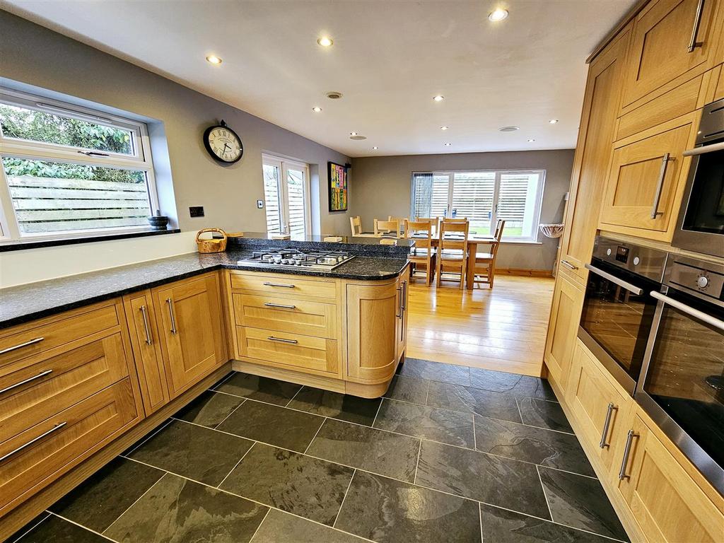 Kitchen/ Family Room