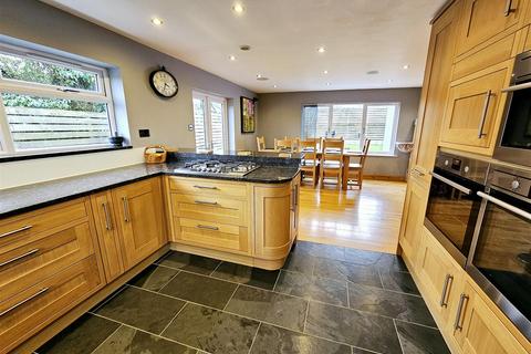 4 bedroom detached house for sale, Stoke Road, Kelly Bray