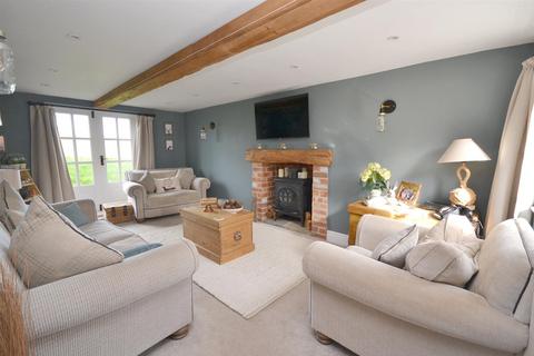 3 bedroom detached house for sale, Oxton Road, Southwell