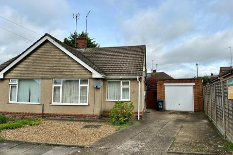 67 Lockwood Close, Northampton, NN2 7SS