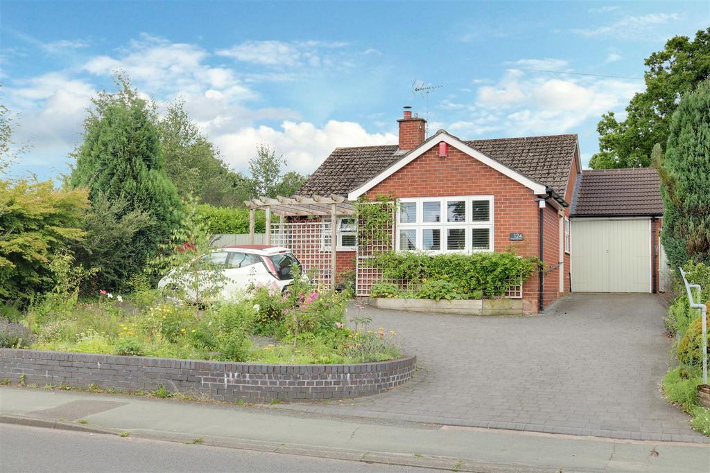 Sandbach Road North, Alsager 2 bed detached bungalow for sale £359,950