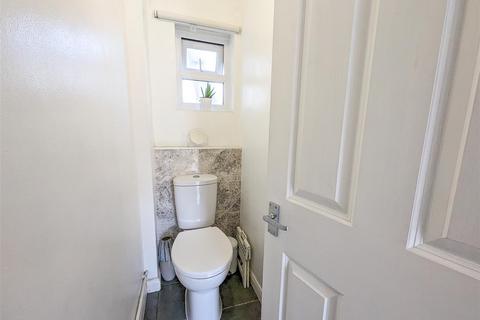 3 bedroom end of terrace house for sale, SURREY AVENUE, Leigh-On-Sea