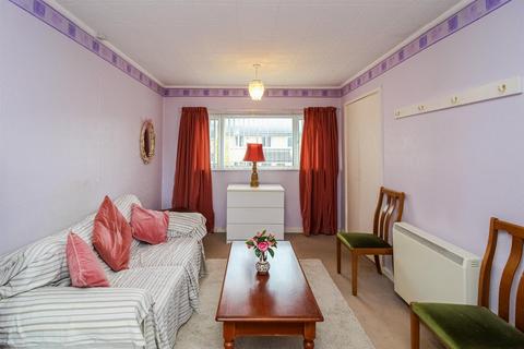 15 Dacre Avenue, Wakefield, WF2 8AH