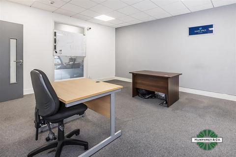 Office to rent - Bourne Court Unity Trading Estate