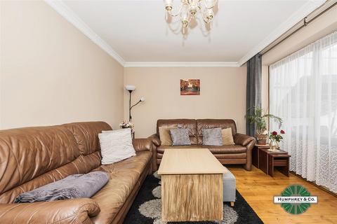 3 bedroom end of terrace house for sale, Manning Road, London