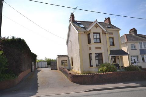 4 bedroom detached house for sale, Spring Gardens, Whitland