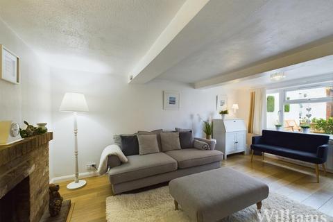 2 bedroom cottage to rent, 74b High Street, Aylesbury HP18