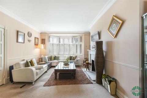5 bedroom end of terrace house for sale - St. Peter's Avenue, London