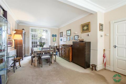5 bedroom end of terrace house for sale, St. Peter's Avenue, London